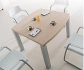 Photo : Table de réunion carrée BUROSMOSE